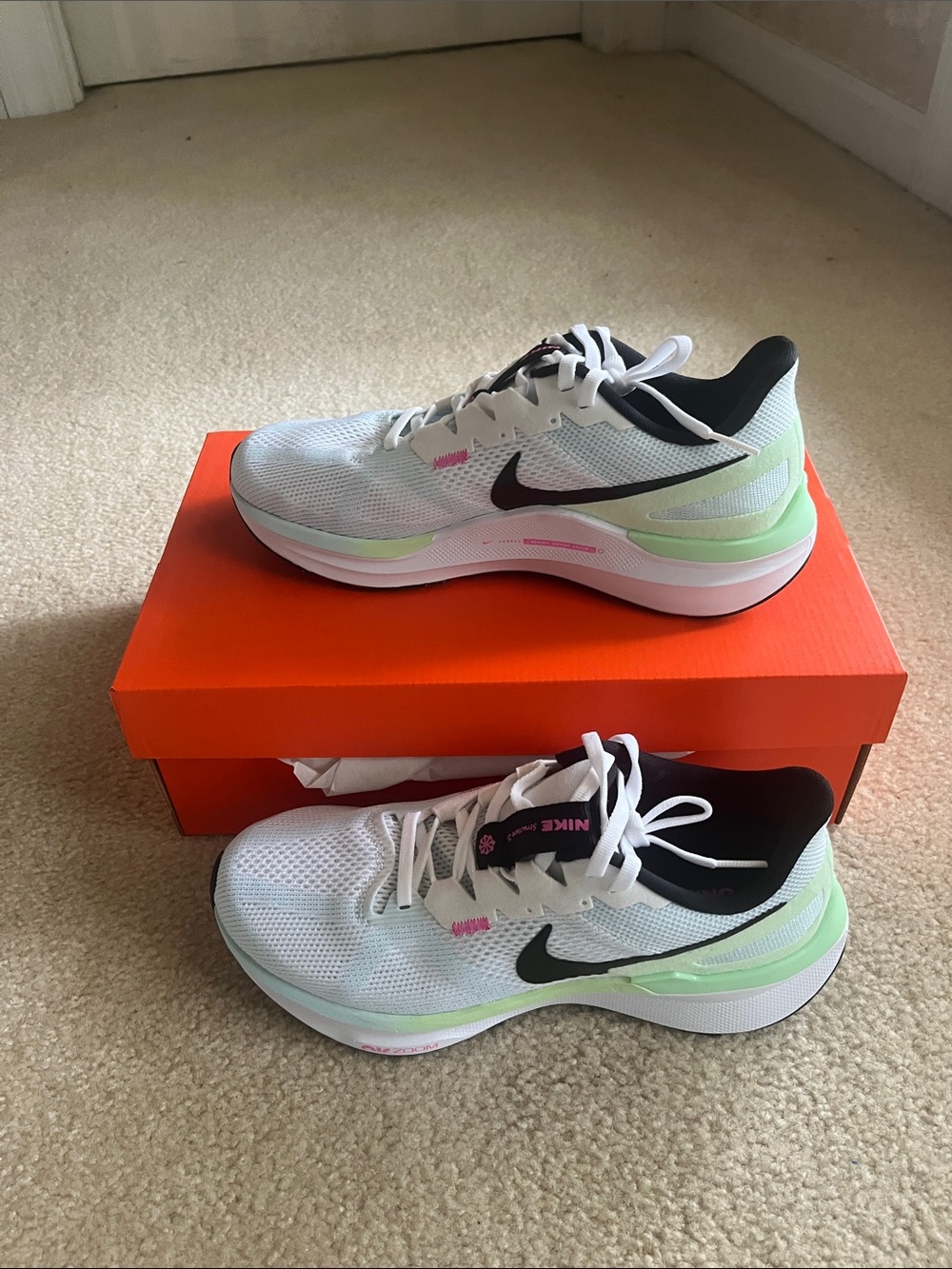 NIB Nike running shoes size 8